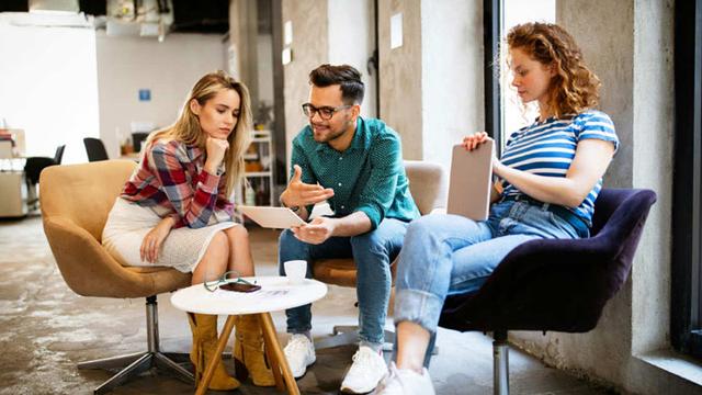 The Straightforward Guide to Becoming a Content Marketing Consultant