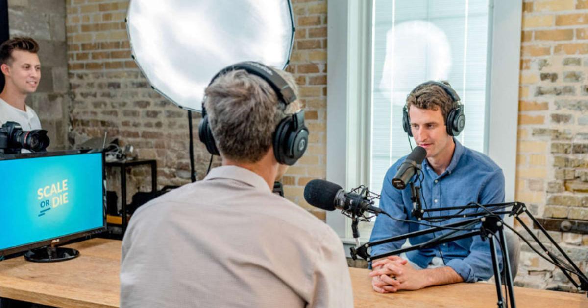 The Best Digital Marketing Podcasts to Add to Your Playlist
