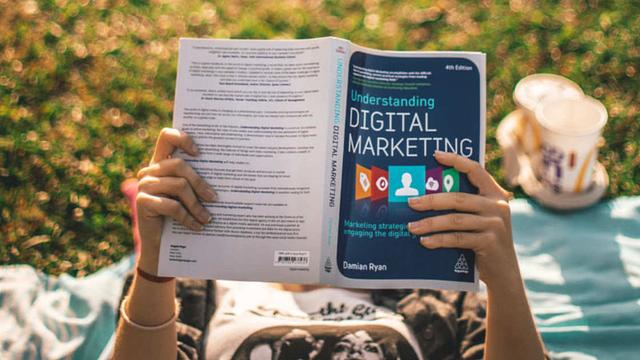 The Top 20 Digital Marketing Books All Aspiring Marketers Should Read