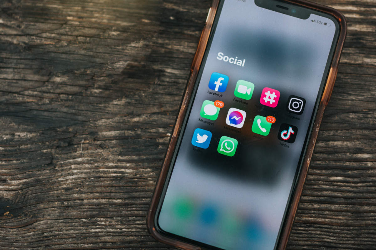 social media sites on an iphone